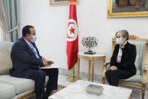 cheffe du gouvernement Najla Bouden-Romadhane a reçu, mardi, au palais du gouvernement à la Kasbah, l'ambassadeur du Qatar en Tunisie, Saâd bin Nasser Al-Humaidi.  A cette occasion, le diplomate qatari a remis à Najla Bouden une invitation officielle de Cheikh Khalid bin Khalifa bin Abdulaziz Al Thani, Premier ministre qatari et ministre de l'Intérieur, à participer au Forum économique du Qatar, prévu les 26 et 27 mars prochain, indique un communiqué de la présidence du Gouvernement.  Al-Humaidi a réaffirmé