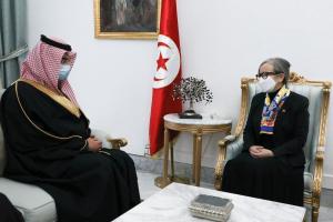 رئيسة الحكومة تتحادث مع الرئيس التنفيذي  للصندوق السعودي للتنمية استقبلت رئيسة الحكومة السيدة نجلاء بودن رمضان، اليوم الخميس 10 فيفري 2022، الرئيس التنفيذي للصندوق السعودي للتنمية السيد سلطان بن عبد الرحمان المرشد، والوفد المرافق له، بحضور وزير الشؤون الخارجية والهجرة والتونسيين بالخارج السيد عثمان الجرندي، وسفير المملكة العربية السعودية بتونس السيد عبد العزيز بن علي الصقر. ومثل اللقاء فرصة للتباحث بخصوص مدى التقدم في المشاريع التي يمولها الصندوق ولتبادل وجهات النظر حول إمكانيات تمويل مشاريع تنموية وتعزيز ا
