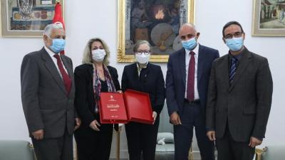 رئيسة الحكومة تتسلّم التقرير السنوي للهيئة العامة لمراقبة المصاريف العمومية 