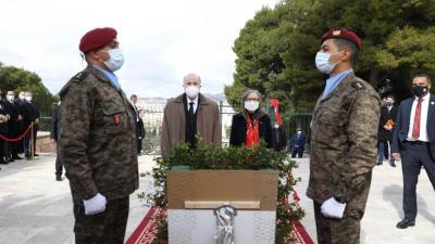  أشرفت رئيسة الحكومة السيدة نجلاء بودن رمضان رفقة الوزير الأول ووزير المالية الجزائري السيد أيمن عبد الرحمان صباح اليوم الثلاثاء 8 فيفري 2022 على احياء الذكرى 64 لأحداث ساقية سيدي يوسف.