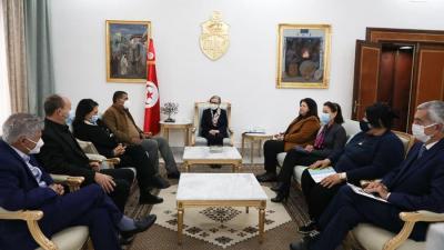  استقبلت رئيسة الحكومة السيدة نجلاء بودن رمضان اليوم السبت 16 أفريل 2022 بقصر الحكومة بالقصبة، وفدا عن النقابة التونسية للفلاحين يتقدمهم رئيسها السيد ميداني الضاوي.