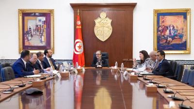 رئيسة الحكومة تشرف على مجلس وزاري مضيق للنظر في الصعوبات التي تواجهها المؤسسات الإعلامية الإذاعية والتلفزية