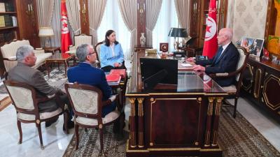 لقاء رئيس الجمهورية قيس سعيّد مع السيدة سارة الزعفراني الزنزري رئيسة الحكومة والسيد عصام الأحمر وزير الشؤون الاجتماعية والسيد رياض شوّد وزير التشغيل والتكوين المهني